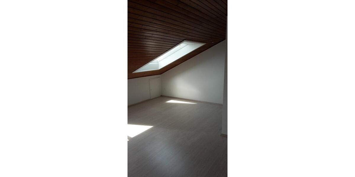 Dachgeschoßwohnung Schwetzingen - 2.5 Zimmer, 35 m&sup2;, 650&euro; | Angebot:26336097