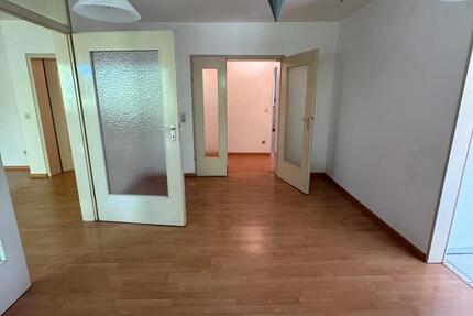 Wohnung Mannheim Käfertal - 5 Zimmer, 120 m&sup2;, 1.200&euro; | Angebot:26345319