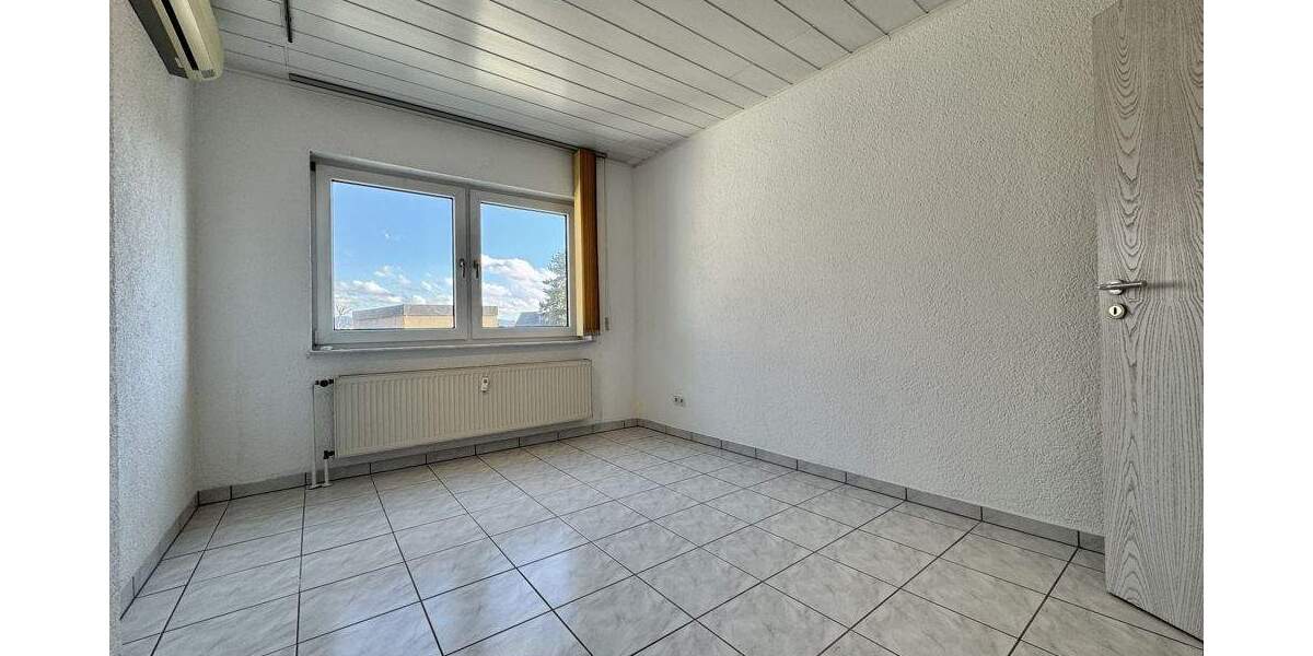 Etagenwohnung Lorsch - 2 Zimmer, 102 m&sup2;, 1.095&euro; | Angebot:25701638