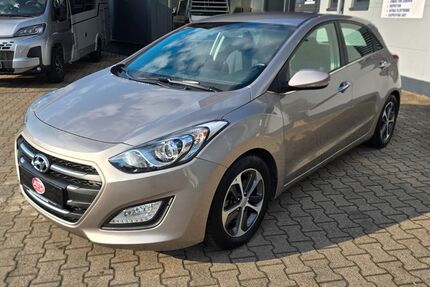 Hyundai i30 71.068 km 12.990 &euro; Sandhausen 69207