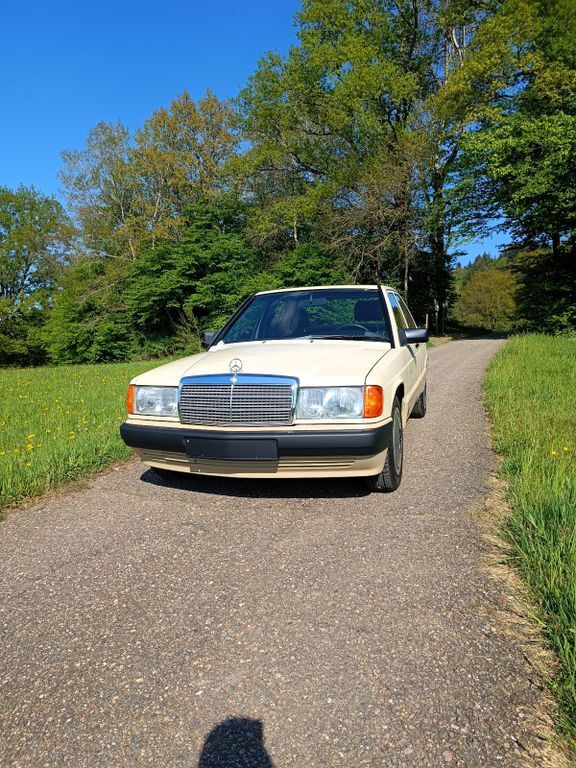 Mercedes-Benz 190 29.460 km 22.900 € Eberbach 69412