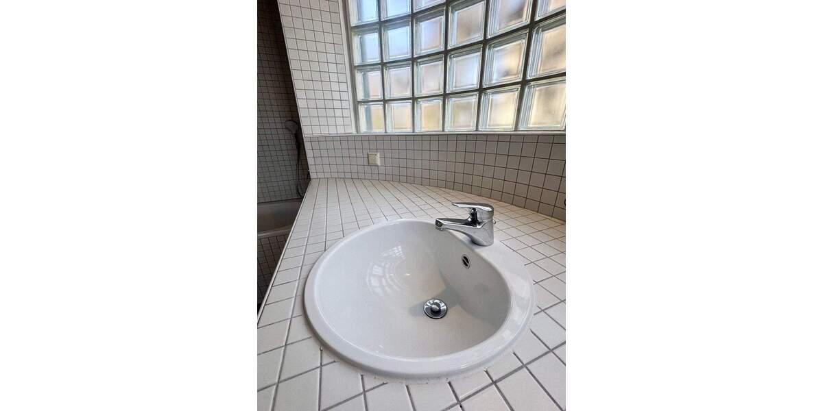 GERADLINIG: MODERNES, LOFTARTIGES HAUS MIT ZWEI STELLPLÄTZEN! 3 zimmer