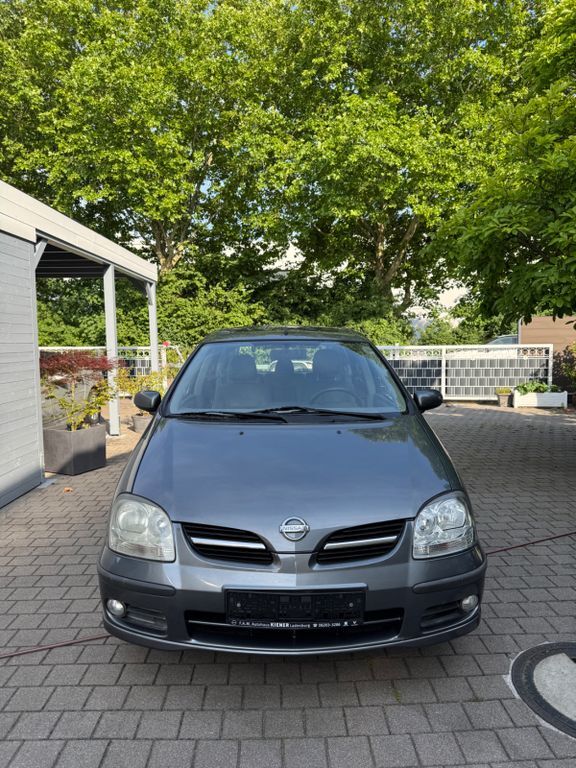Almera Tino