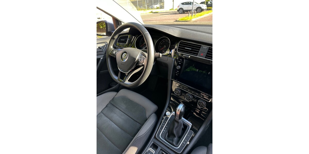 VW Golf 76.200 km 24.100 &euro; Mannheim 68159