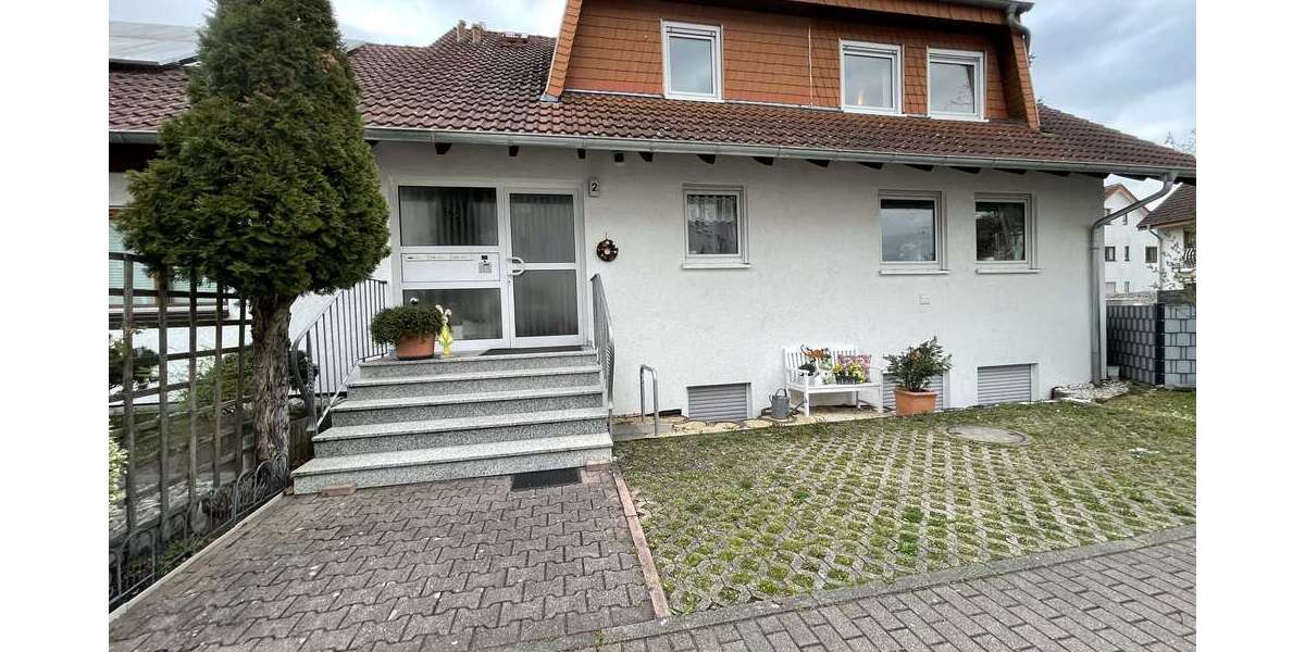 Etagenwohnung Leimen - 3 Zimmer, 90 m&sup2;, 990&euro; | Angebot:26069326