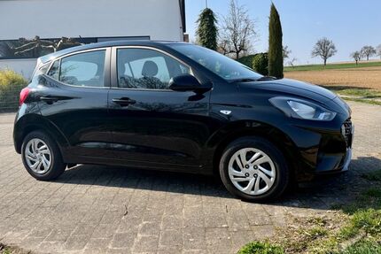 Hyundai i10 32.500 km 12.950 &euro; Sinsheim 74889