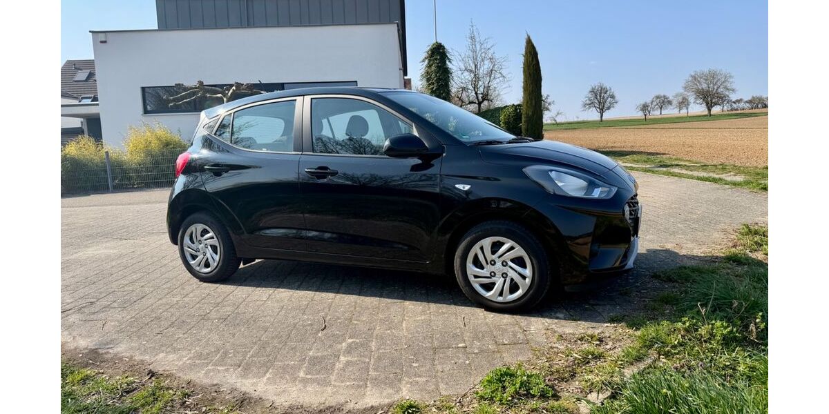 Hyundai i10 32.500 km 12.950 &euro; Sinsheim 74889