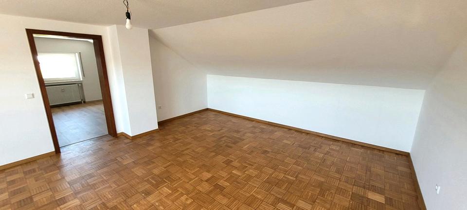 Dachgeschoßwohnung Östringen - 3 Zimmer, 68 m&sup2;, 1.000&euro; | Angebot:26670373