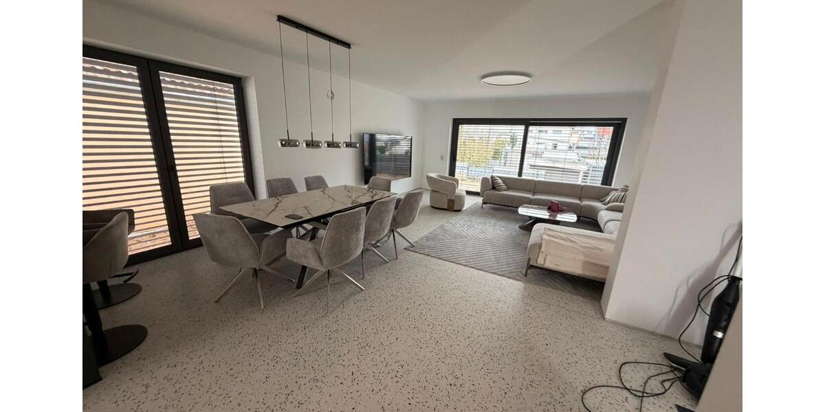 Doppelhaushälfte Waghäusel - 7 Zimmer, 203 m&sup2;, 2.200&euro; | Angebot:26066811