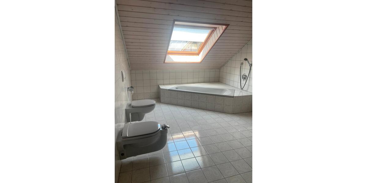 Doppelhaushälfte Leimen - 6 Zimmer, 210 m&sup2;, 1.950&euro; | Angebot:24715089