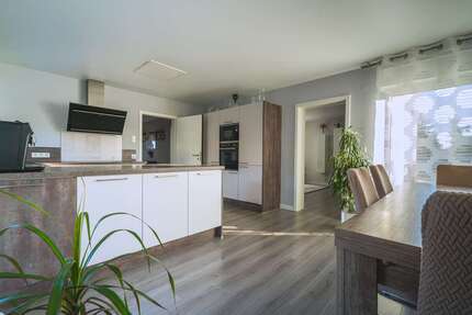 Haus zum Kaufen in Speyer 650.000 € 208.07 m² 5 zimmer