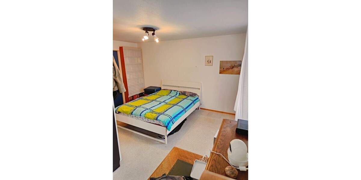 Helle 1- Zi.- Wohnung mit Balkon und 1 Pkw- Stellplatz in der Tiefgarage 1 zimmer