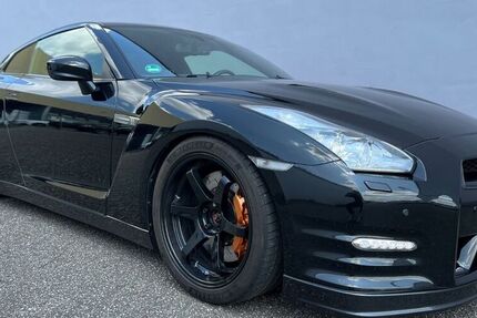 Nissan GT-R