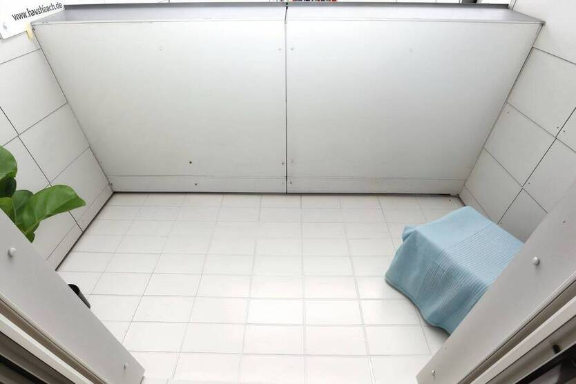 Erstbezug nach Sanierung sehr helle 2- Zimmerwohnung mit 2 Balkonen