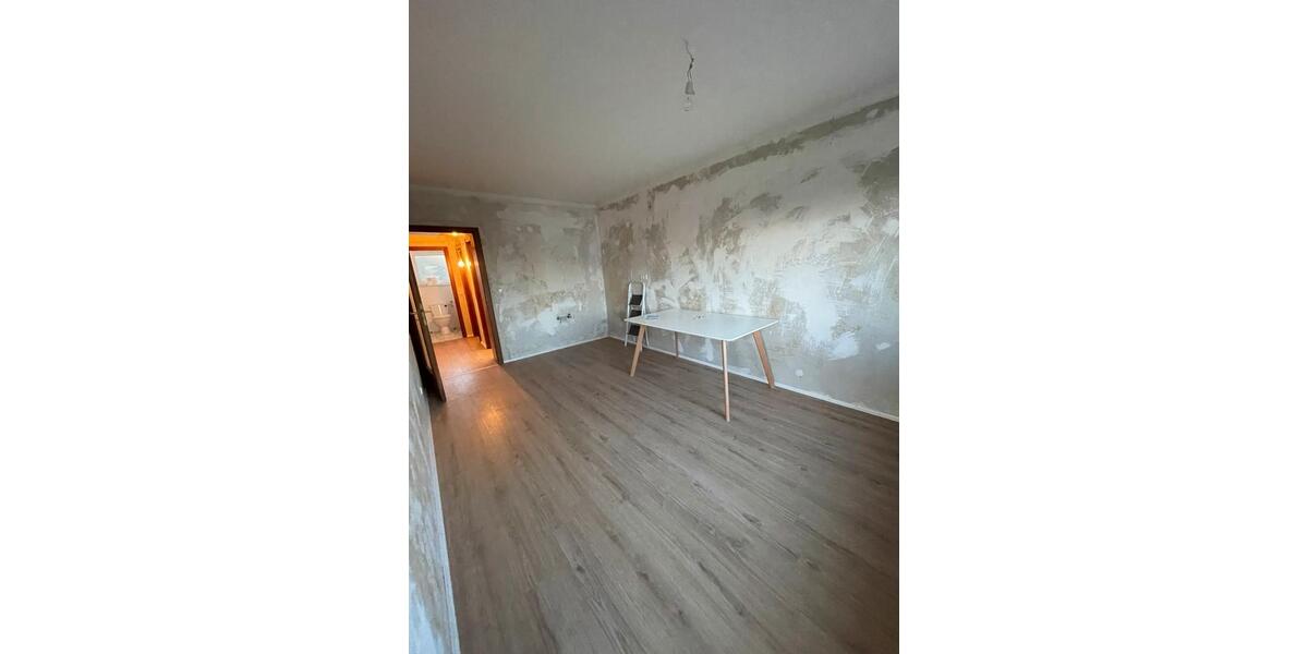 Etagenwohnung Ludwigshafen am Rhein Ludwigshafen-Hemshof - 3 Zimmer, 95 m&sup2;, 1.350&euro; | Angebot:25236357
