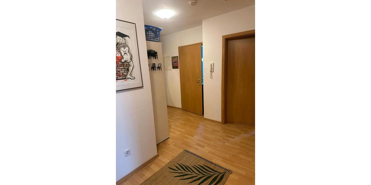 Helle Dachgeschosswohnung mit Balkon und Top-Ausstattung – ab 01. 3 zimmer