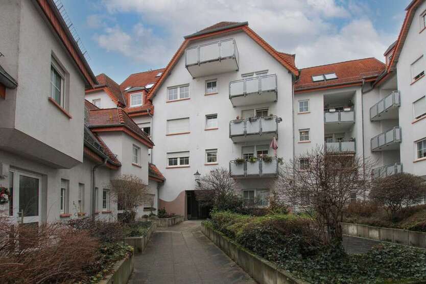5-Zi.-Maisonettewhg. mit 2Bädern,2Balkonen & TG Stellplatz nähe Heidelberg 5 zimmer