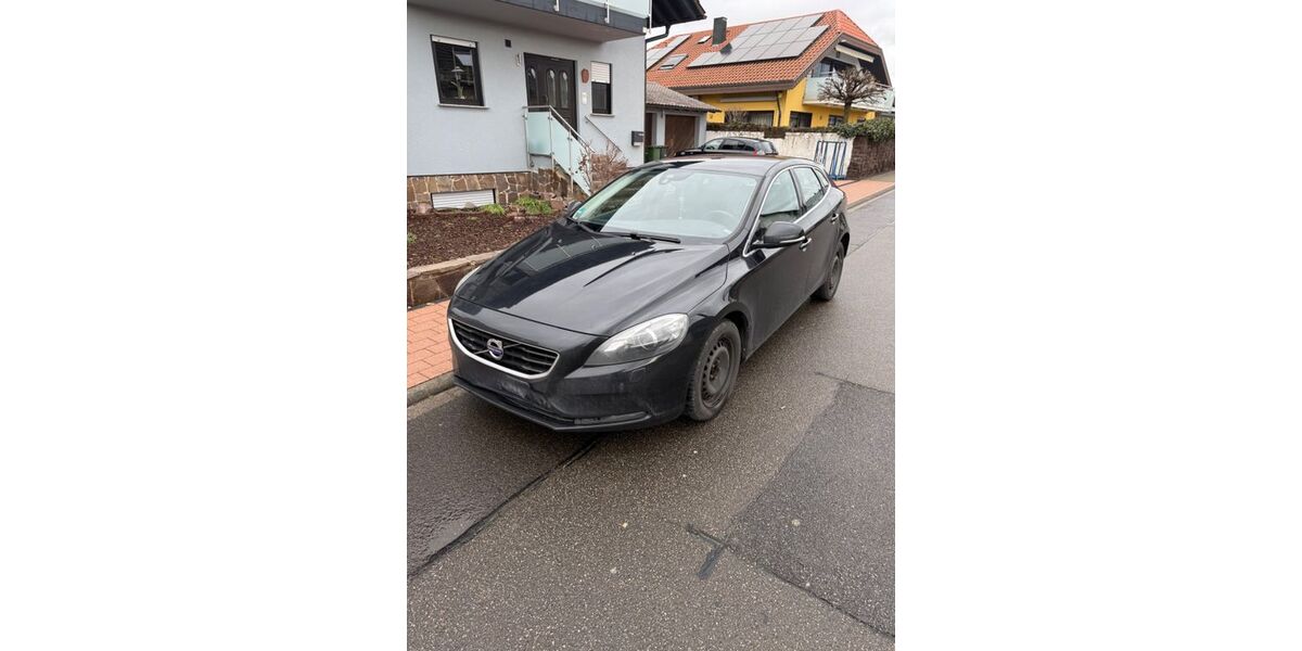 Volvo V40 205.000 km 8.190 &euro; Oberhausen 68794