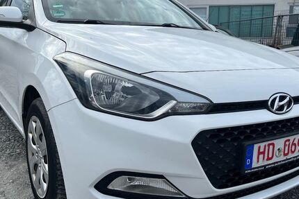 Hyundai i20 95.777 km 8.499 &euro; Reilingen 68799