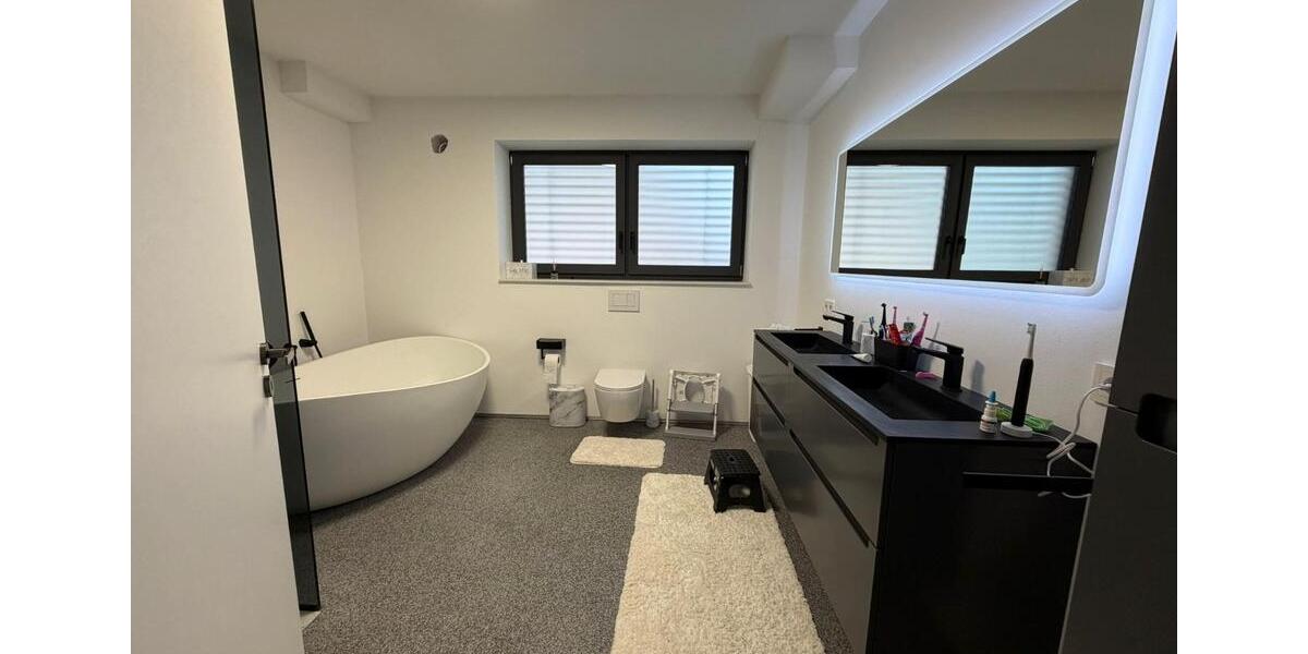 Doppelhaushälfte Waghäusel - 7 Zimmer, 203 m&sup2;, 2.200&euro; | Angebot:26066811