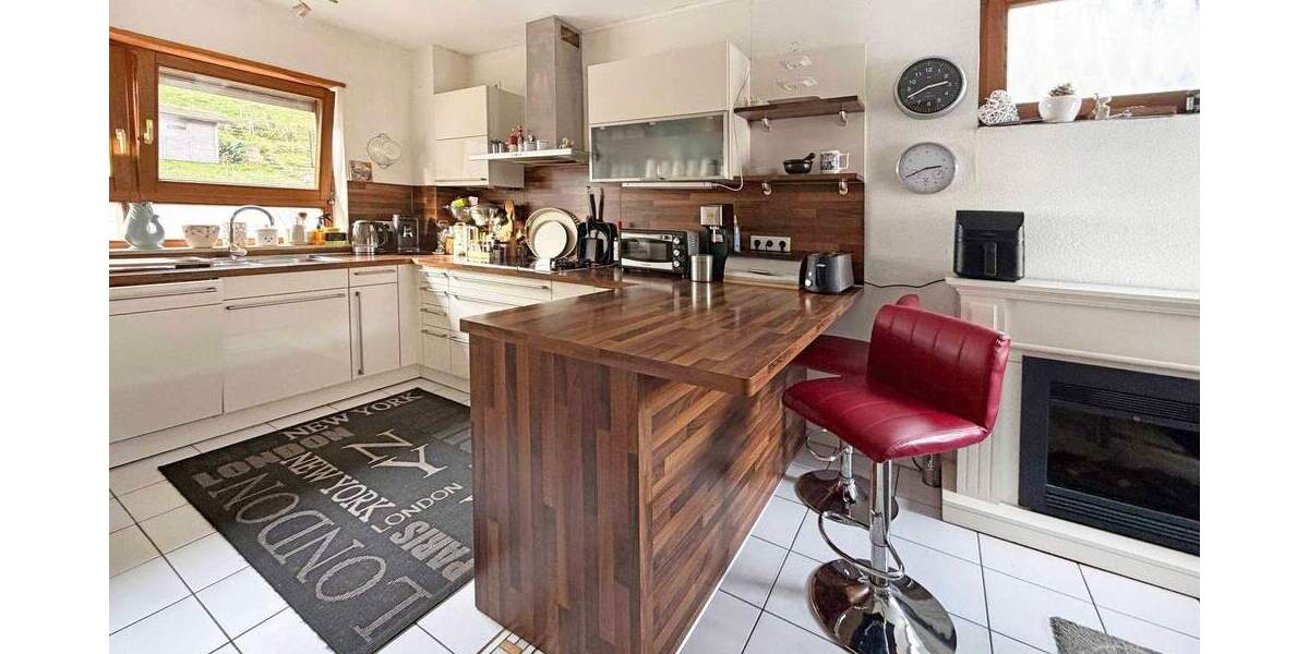 Neckargemünd: Attraktive, großzügige DHH in gesuchter Lage mit Garten und tollem Ausblick 5 zimmer