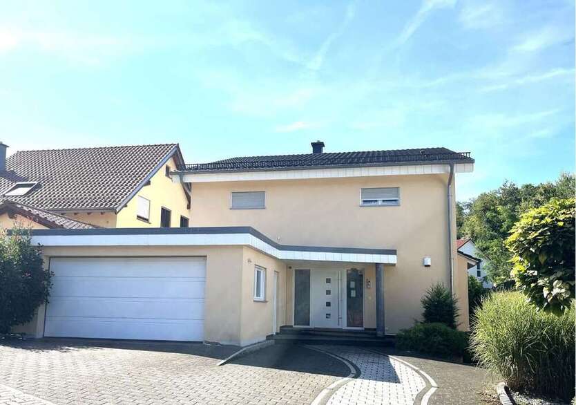 Haus zum Mieten in Mühlhausen 2.400 € 189 m²