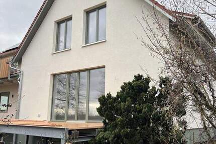 Moderne Doppelhaushälfte mit großem Garten & hochwertiger Ausstattung in ruhiger Lage - Grenzhof 5 zimmer