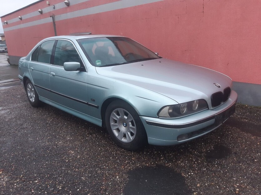 523i