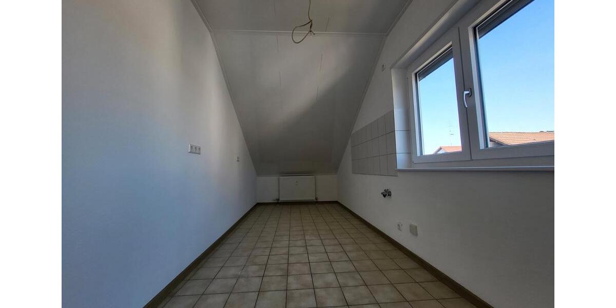 Dachgeschoßwohnung Waghäusel - 3 Zimmer, 76 m&sup2;, 900&euro; | Angebot:26312711