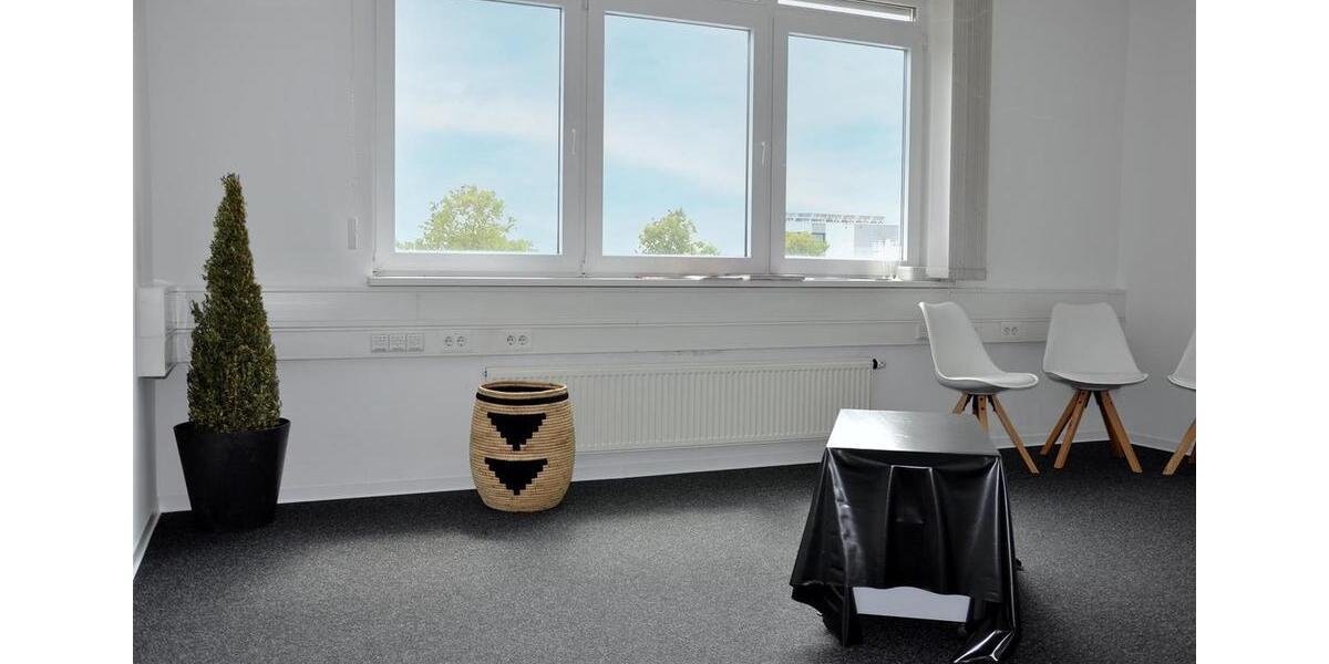 Modernisierte Bürofläche im Gewerbegebiet Friedrichsfeld Nähe TESLA zimmer