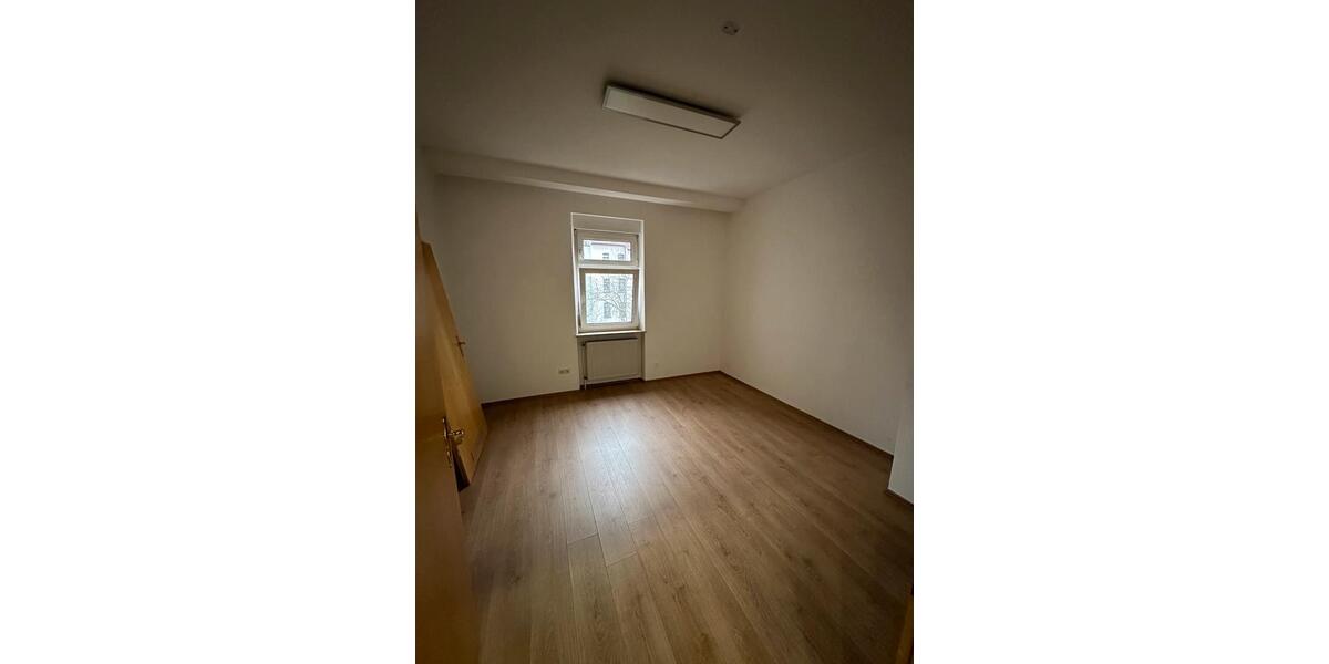 Etagenwohnung Ludwigshafen am Rhein Ludwigshafen-Hemshof - 3 Zimmer, 85 m&sup2;, 1.400&euro; | Angebot:24469680