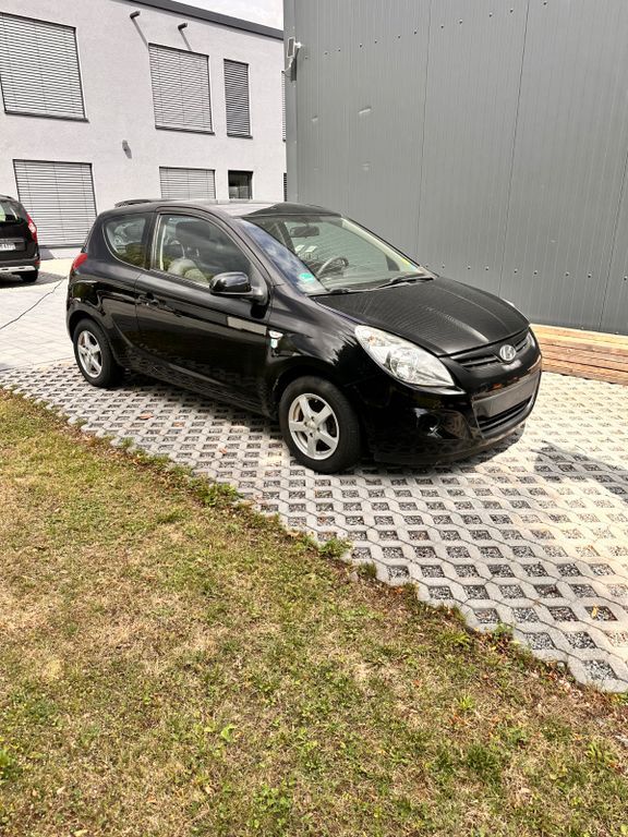 i20