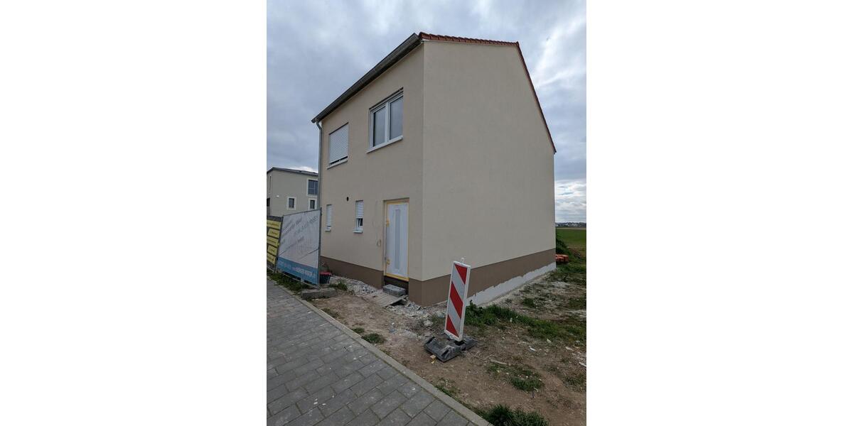 Doppelhaushälfte Neulußheim - 4 Zimmer, 110 m&sup2;, 1.840&euro; | Angebot:26103382