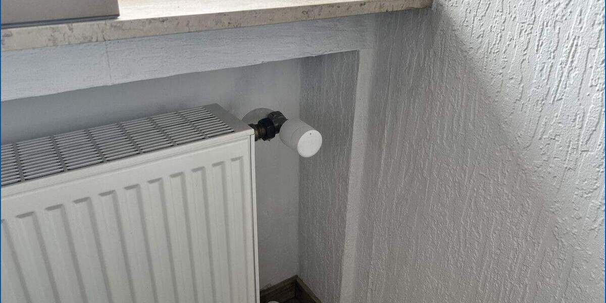 ** Mehrfamilienhaus ** 4 modernisierte Wohnungen auf 2 Etagen & 4 Einzelgaragen 1 zimmer