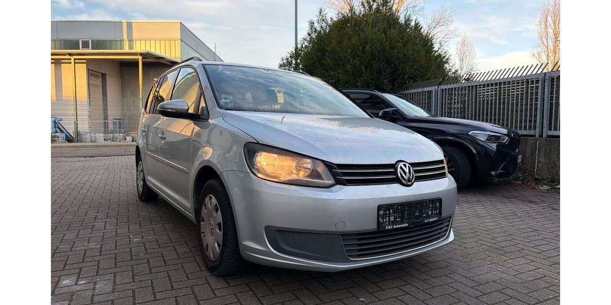 VW Touran 155.572 km 4.999 € Hockenheim 68766