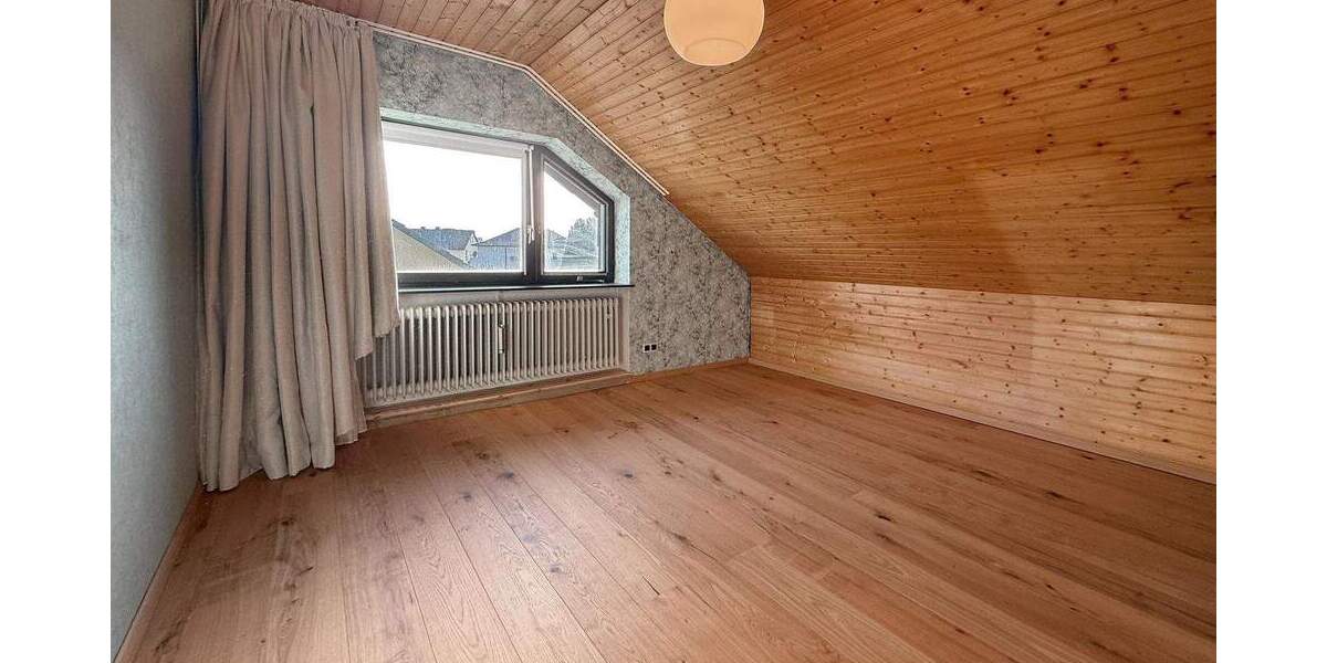 Einfamilienhaus Hockenheim - 8 Zimmer, 233 m&sup2;, 825.000&euro; | Angebot:25862686