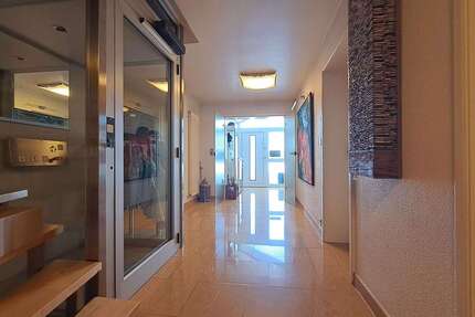 Haus Hockenheim - 8 Zimmer, 290 m&sup2;, 850.000&euro; | Angebot:25399162