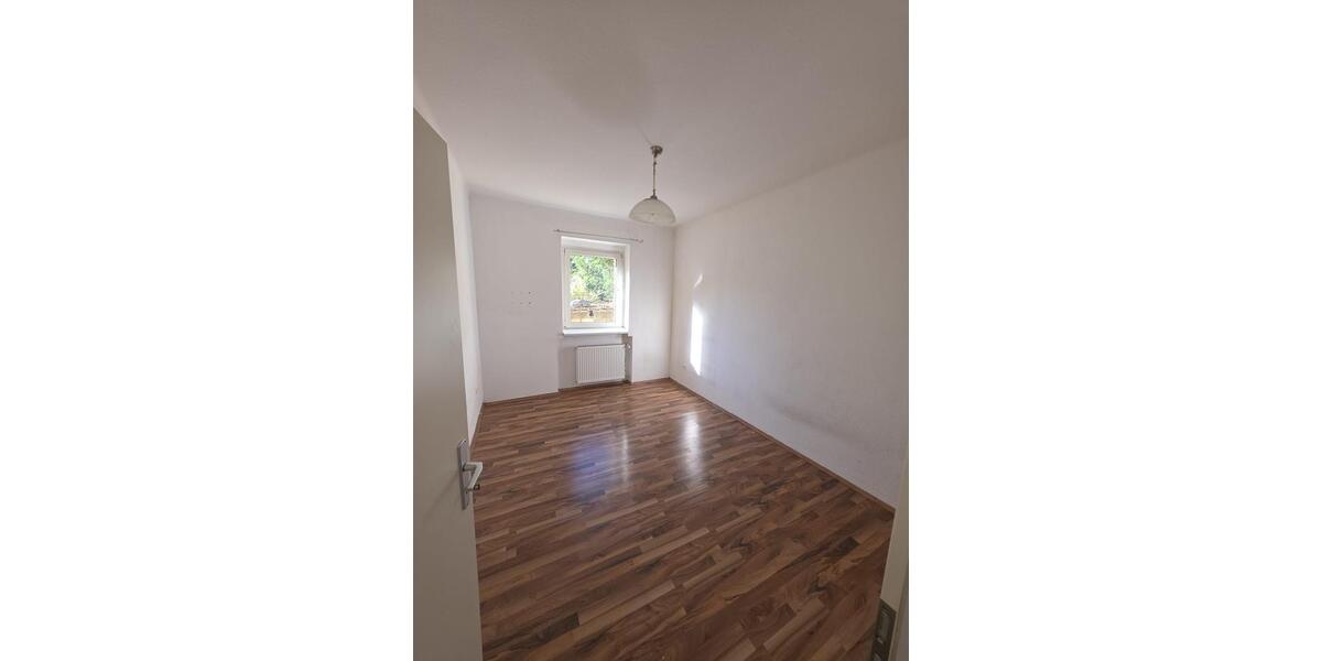Erdgeschoßwohnung Ludwigshafen am Rhein Rheingönheim - 2 Zimmer, 36 m&sup2;, 650&euro; | Angebot:26582673