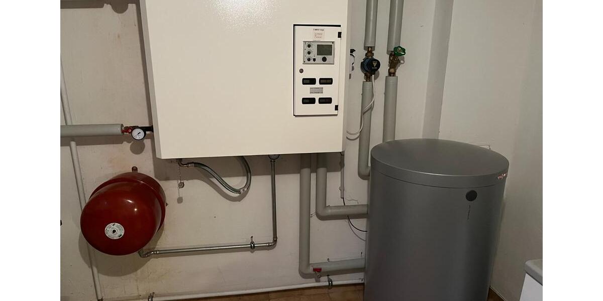 Doppelhaushälfte auf großem Grundstück - verkehrsgünstig gelegen 5 zimmer