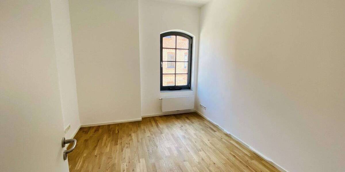 Elegante & moderne 4 ZKB-Wohnung, teilklimatisiert mit Einbauküche, nähe MMT Campus & UMM 4 zimmer