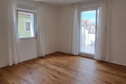 2er-WG in 120 m^2 Wohnung mit Balkon und Top-Anbindung zimmer