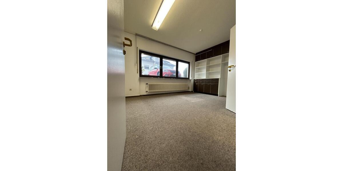 Helle Praxis- oder Bürofläche mit optimaler Raumaufteilung in Mutterstadt zimmer