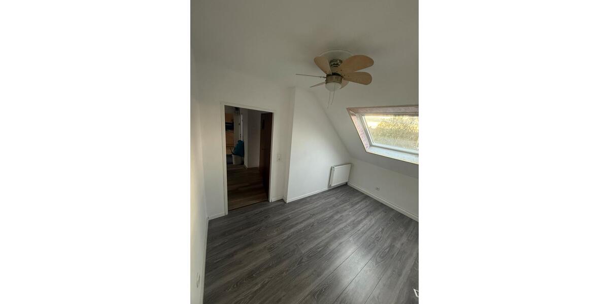 Dachgeschoßwohnung Mannheim Niederfeld - 3 Zimmer, 77 m&sup2;, 1.150&euro; | Angebot:26630886