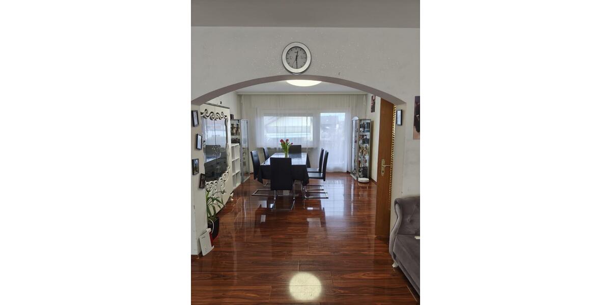 Etagenwohnung Hockenheim - 3 Zimmer, 96 m&sup2;, 1.200&euro; | Angebot:25308127