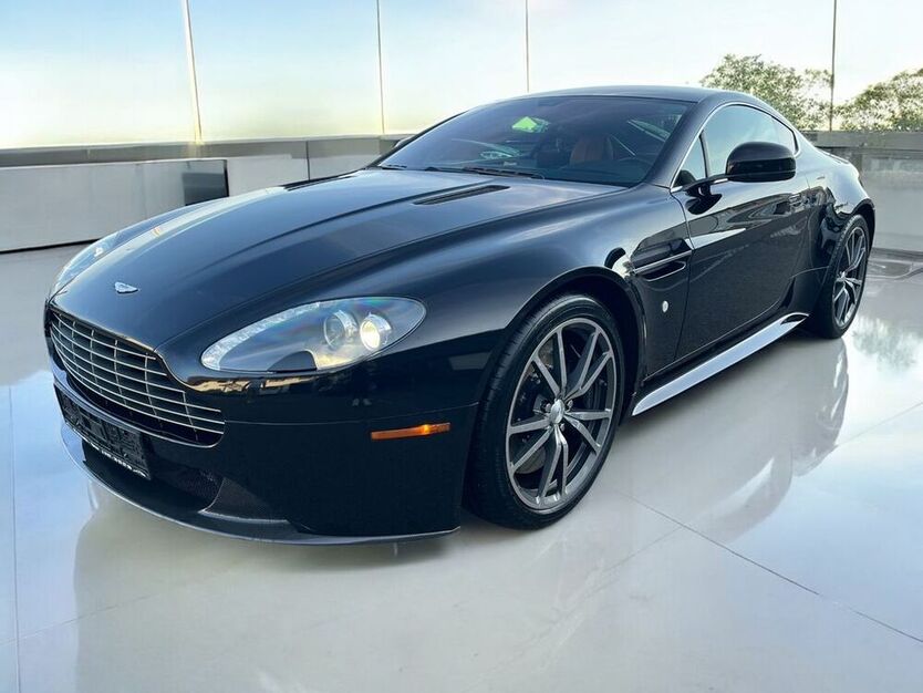 V8 Vantage