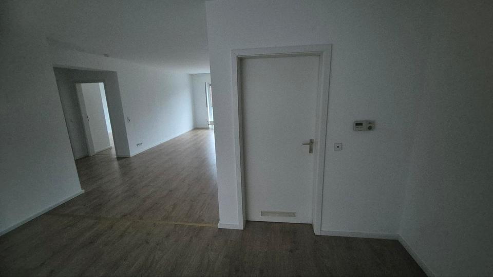 Etagenwohnung Bad Schönborn - 3 Zimmer, 92 m&sup2;, 1.200&euro; | Angebot:25311194