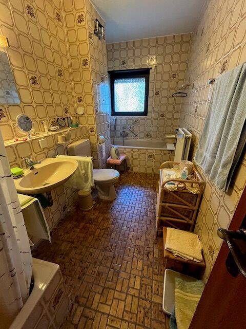 TOP gepflegtes Reihenmittelhaus, voll ausgebaut, 6 Zimmer, Garten, Garage, Stellplatz...
