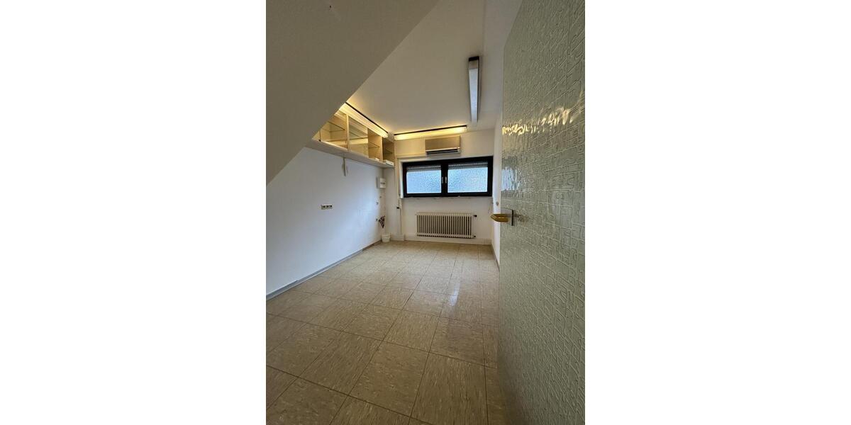 Helle Praxis- oder Bürofläche mit optimaler Raumaufteilung in Mutterstadt zimmer