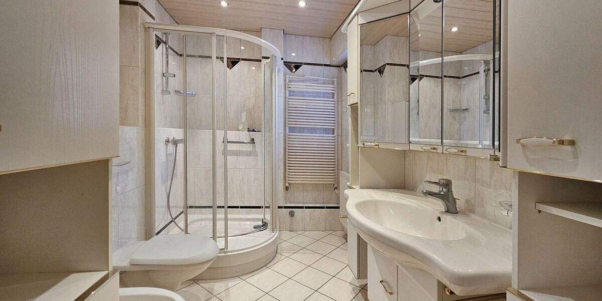 Mehrfamilienhaus, Wohnhaus Wiesloch - 4 Zimmer, 135 m&sup2;, 345.000&euro; | Angebot:25676586