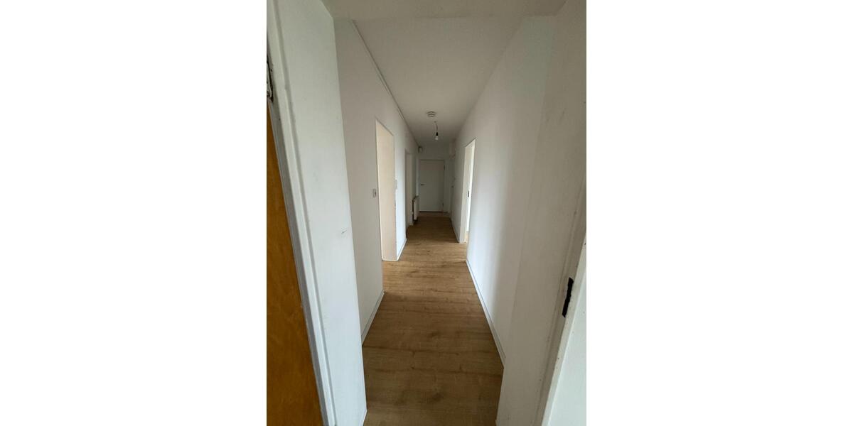 3-Zimmer-Wohnung mit Balkon in gepflegtem MfH am Ruthenplatz 3 zimmer